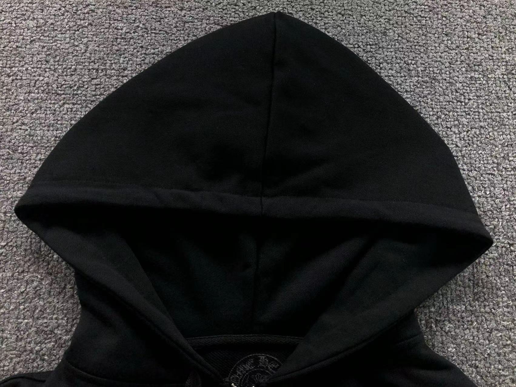 Multicolor Horseshoe Sleeve Black Hoodie™