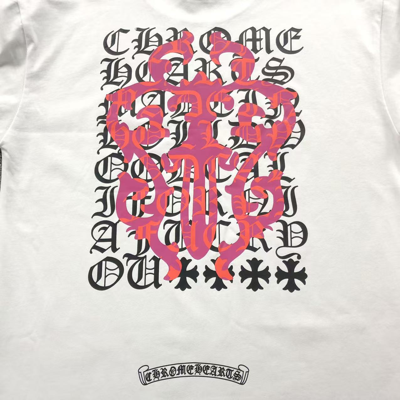Pink Dagger Symbol T-Shirt ™