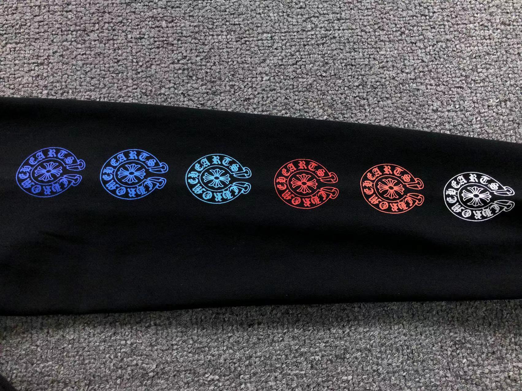 Multicolor Horseshoe Sleeve Black Hoodie™