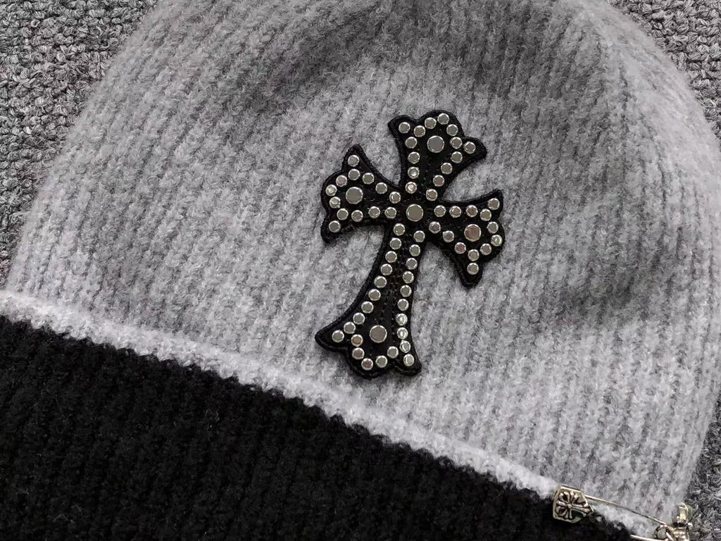 Metal Pin Cuffed Wool Beanie™
