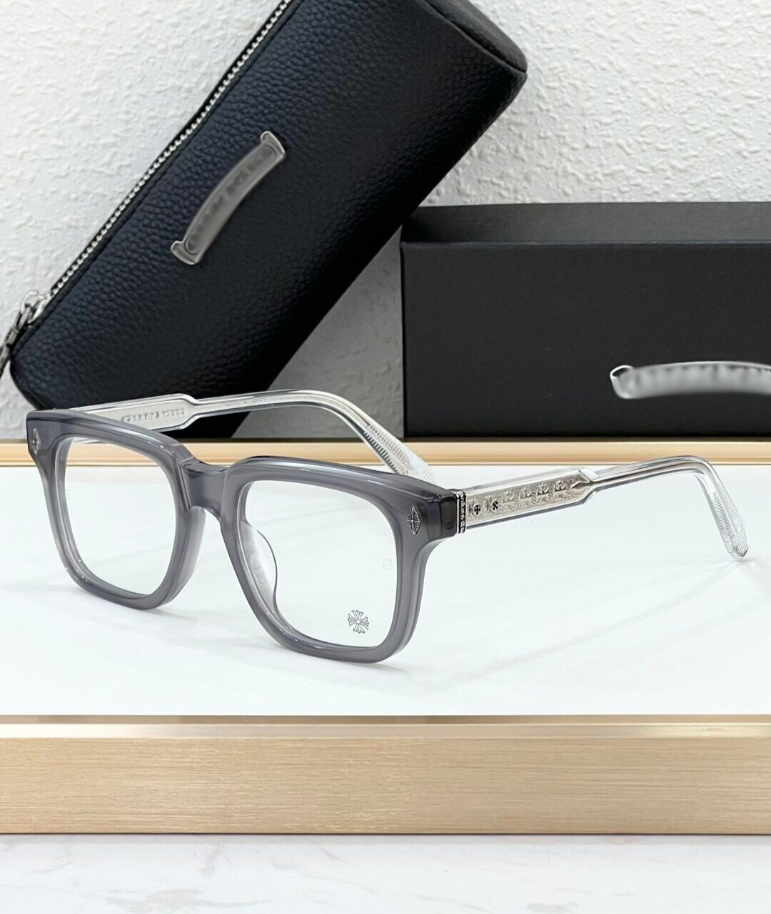 Ambidixtrous Glasses