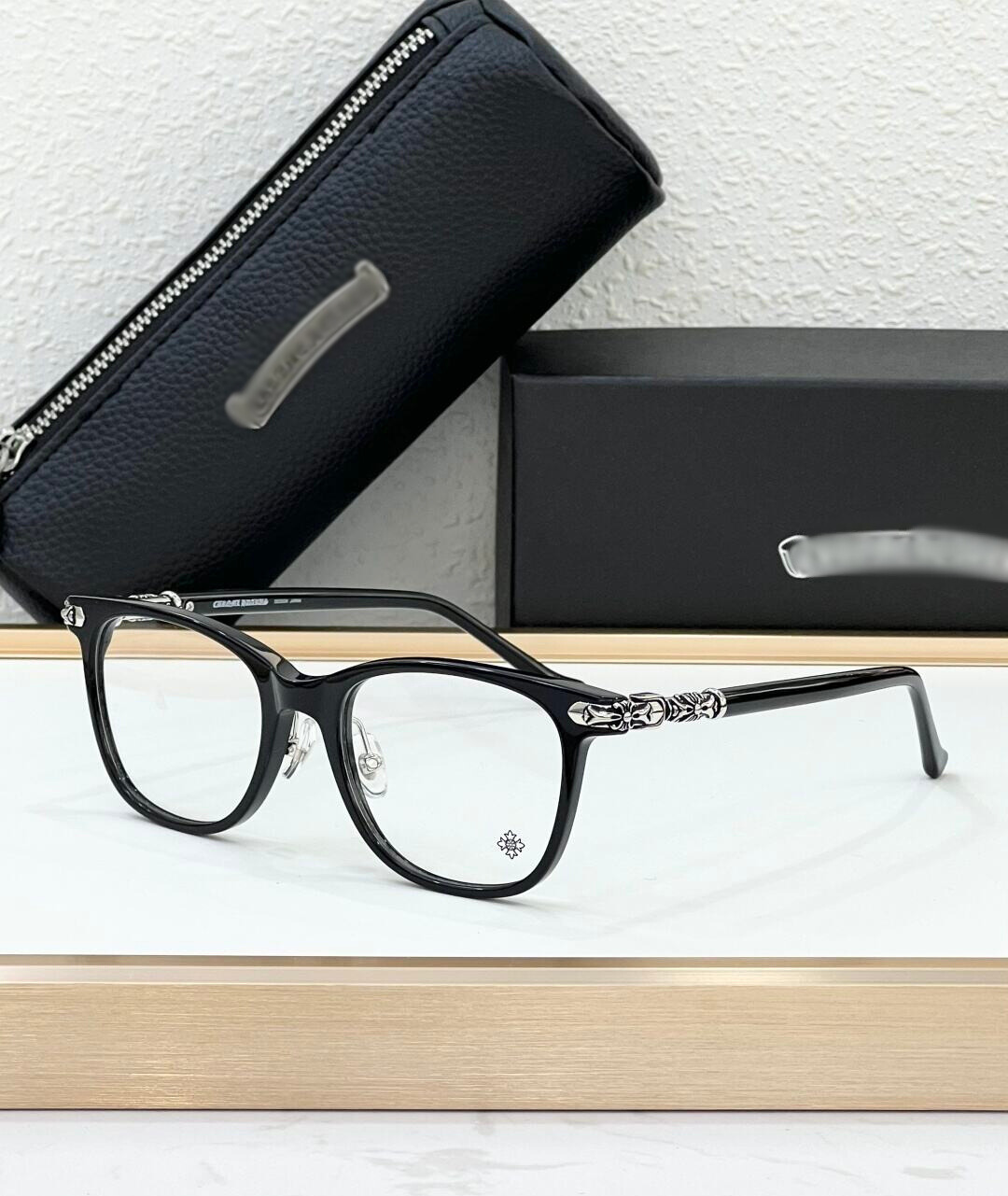 CH3114 Glasses