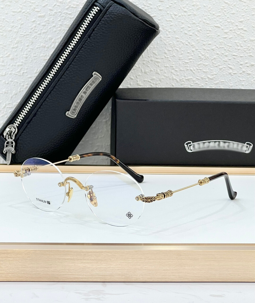 CH5814 Glasses