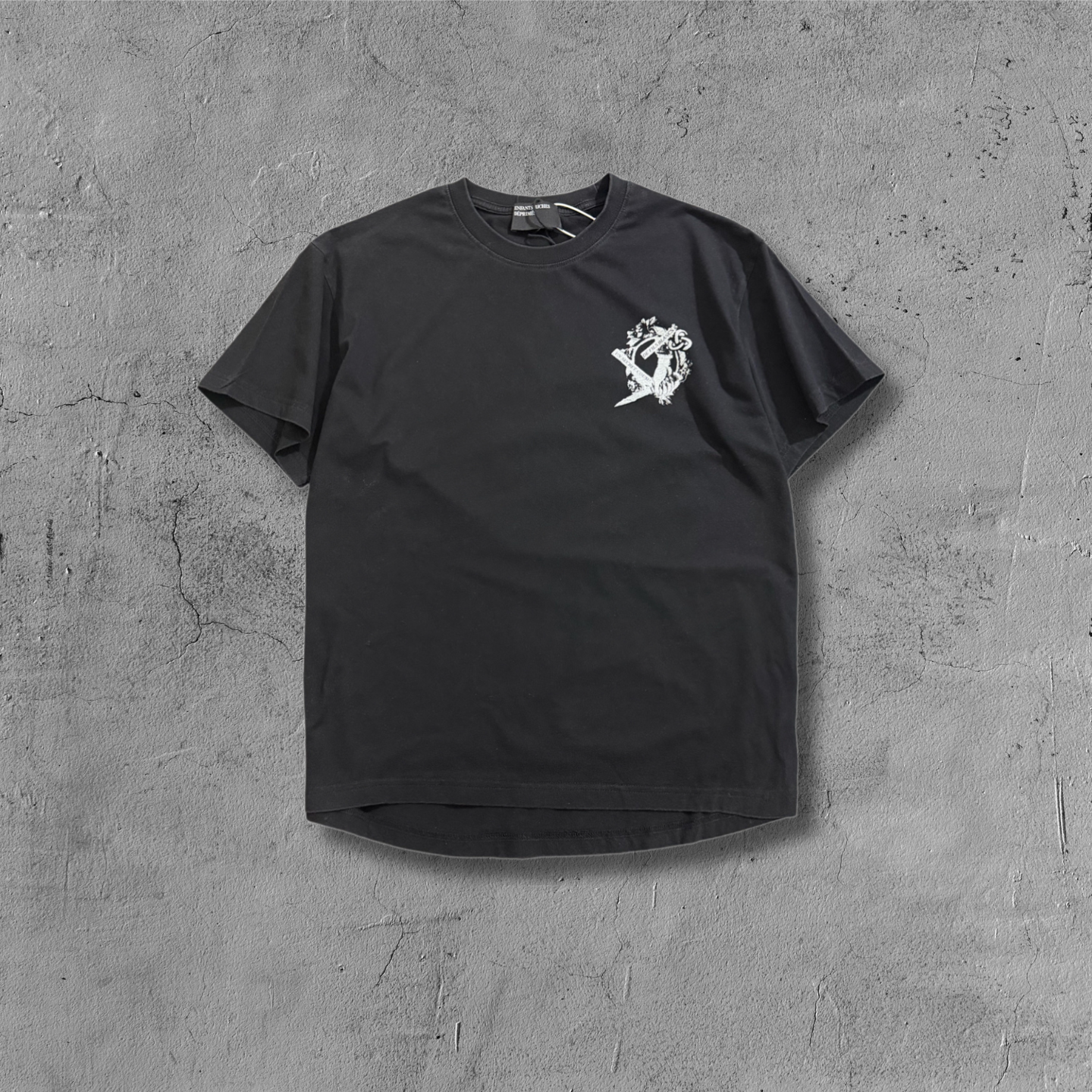ER* Un Secret Blue Graphic Black T-Shirt™