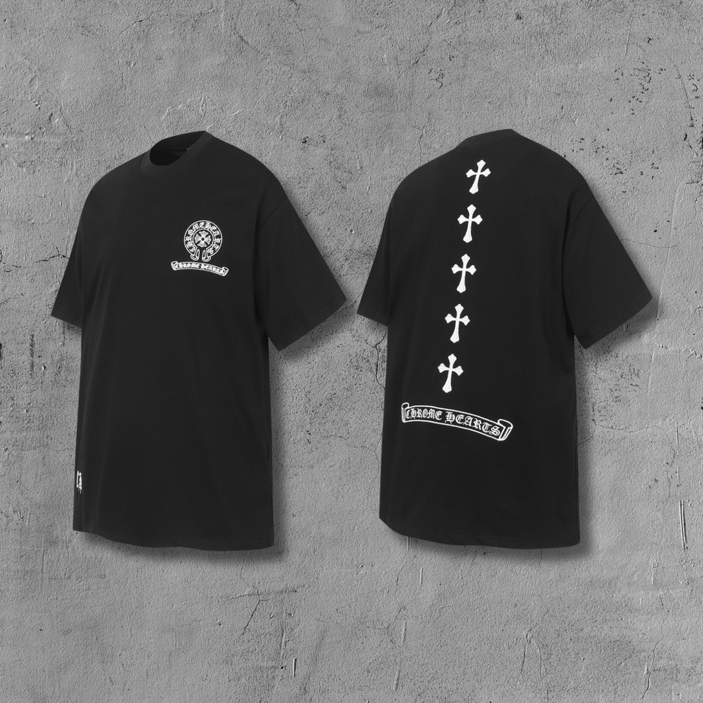 Vertical Cross Horseshoe Logo Black T-Shirt™