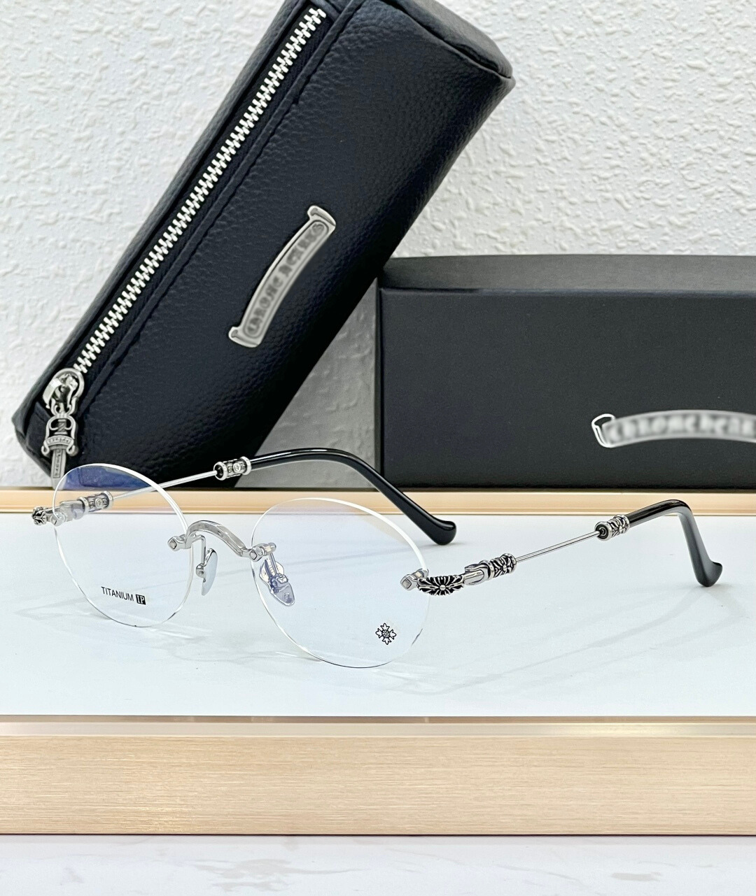 CH5814 Glasses