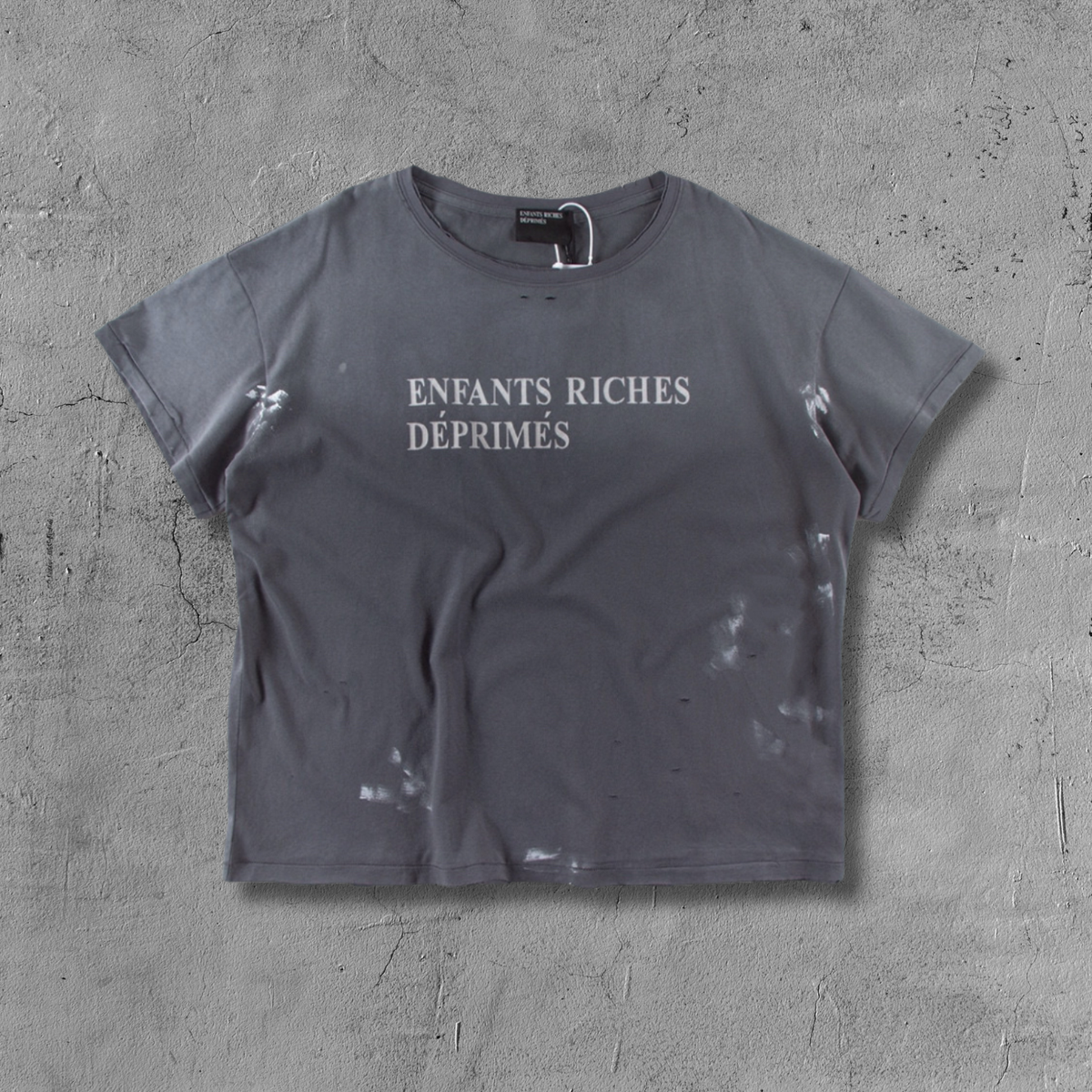 ER* Distressed Logo Gray T-Shirt™