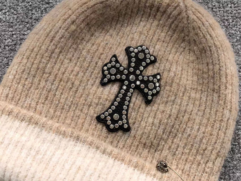 Metal Pin Cuffed Wool Beanie™