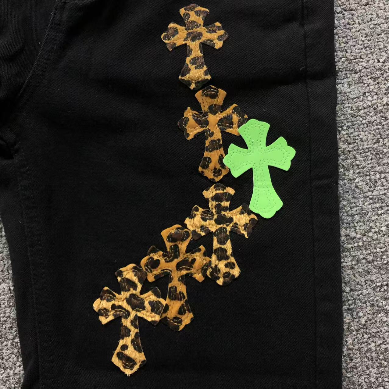 Leopard & Green Cross Patch Black Jeans™