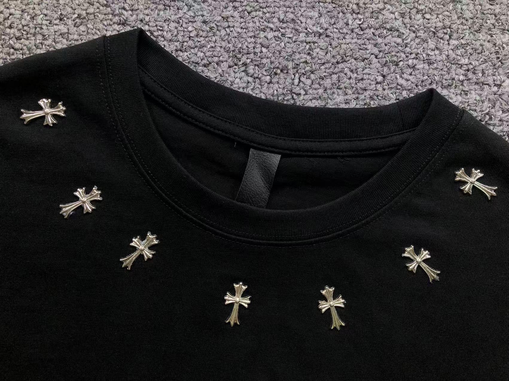 Metallic Cross Collar T-Shirt™