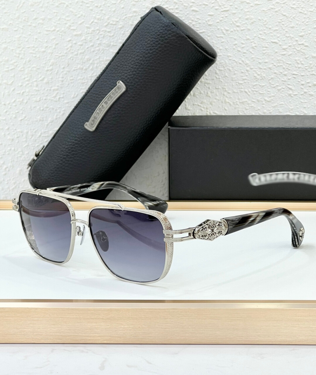 CH8304 Glasses