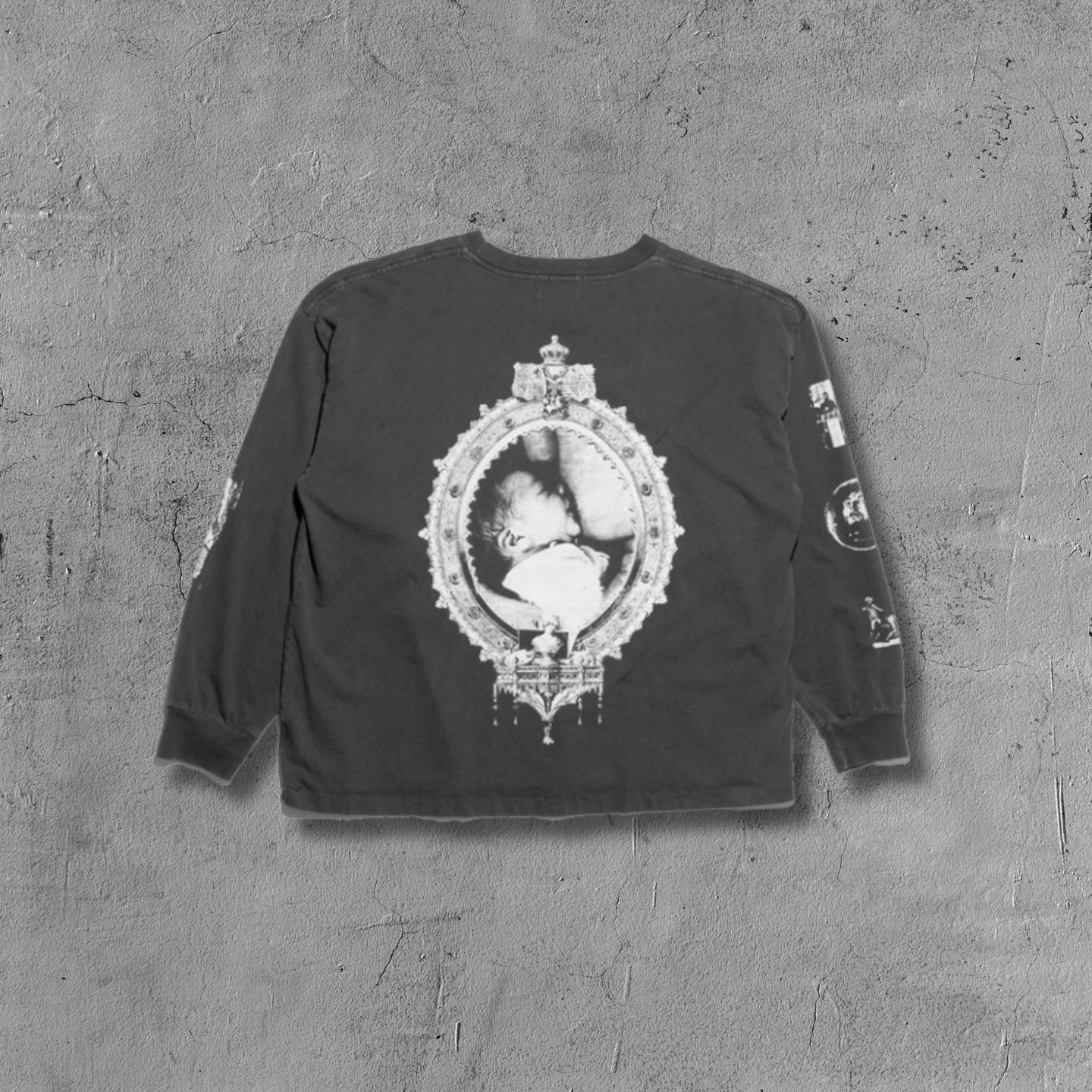 ER* Framed Portrait Washed Black Long Sleeve Shirt™