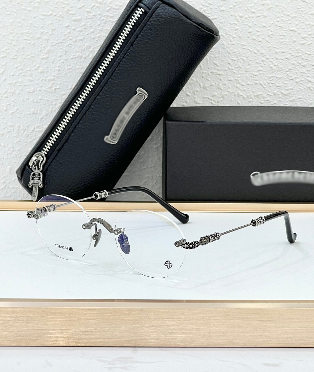 CH5814 Glasses