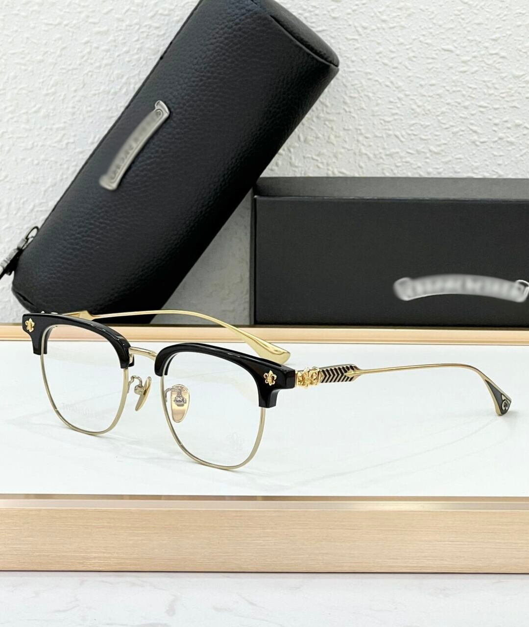 CH8305 Glasses
