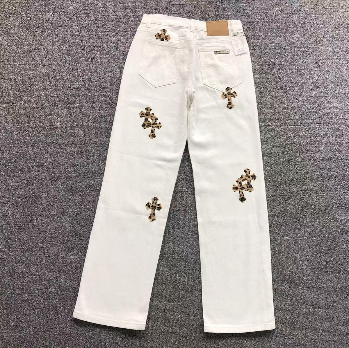 Leopard Cross Patch White Denim Jeans™