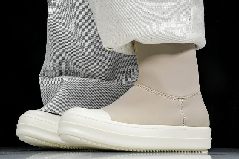 Cargo Fetish Boots "Dust Milk"
