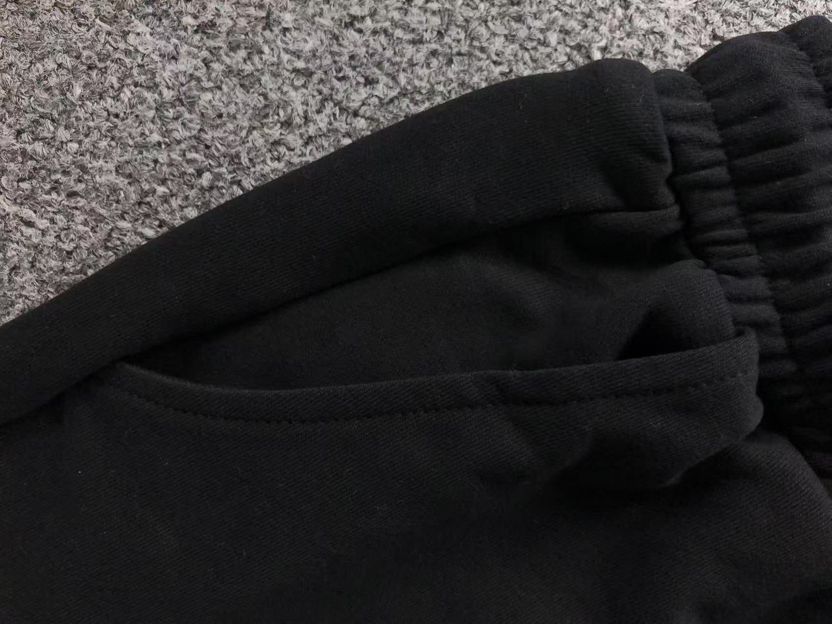 Horse Shoe Logo Paint Drip Black Sweatshorts™