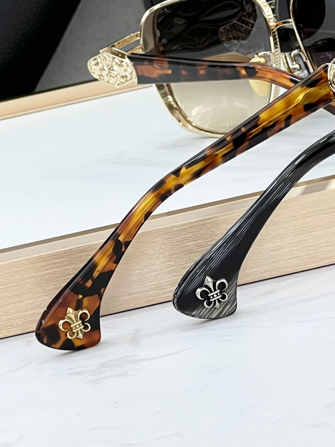 CH8304 Glasses