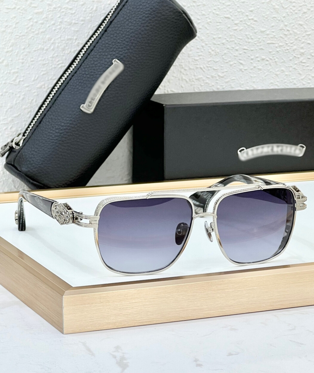 CH8304 Glasses