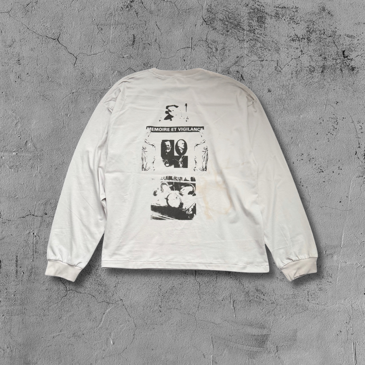 ER* Vigilance Graphic White Long Sleeve™