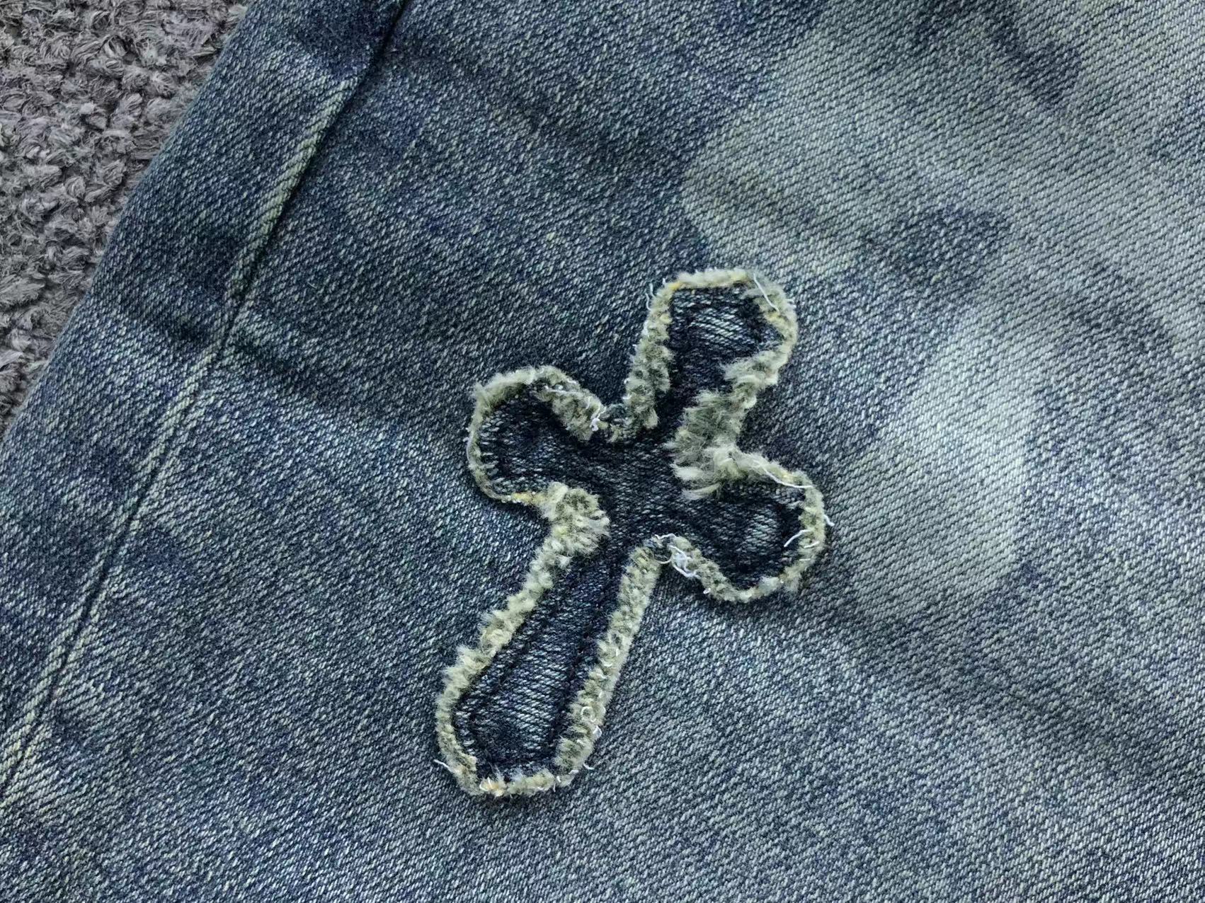 Washed Frayed Cross Patch Jeans™