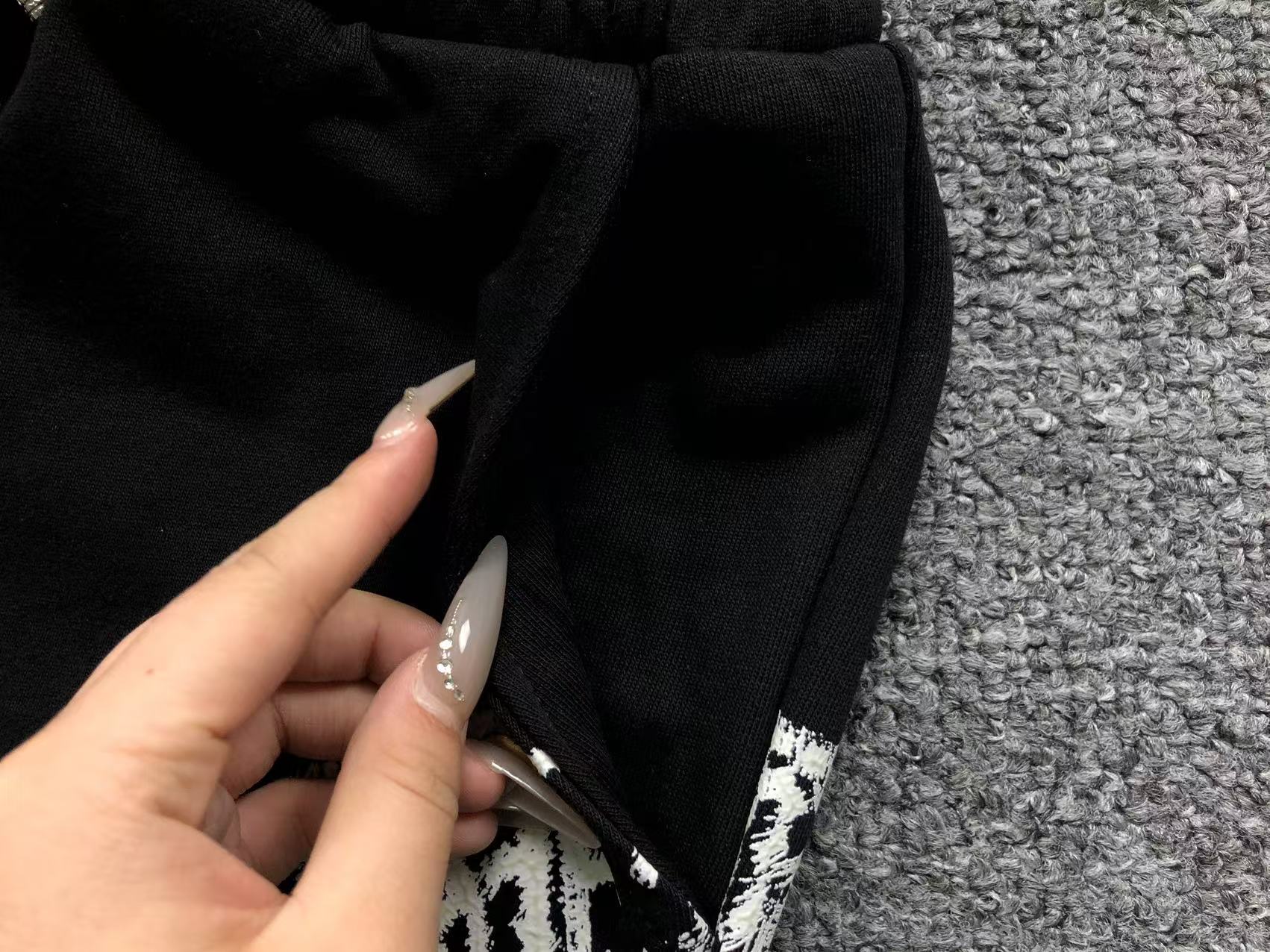 Big Horse Shoe Logo Sweatshorts™
