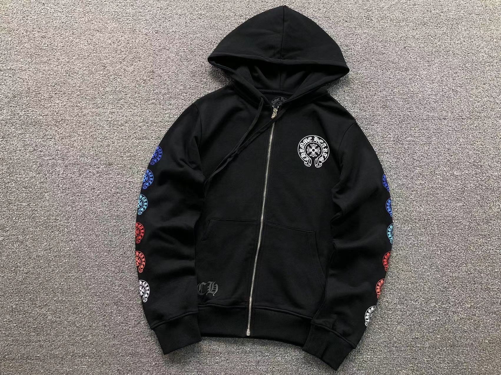 Multicolor Horseshoe Sleeve Black Hoodie™