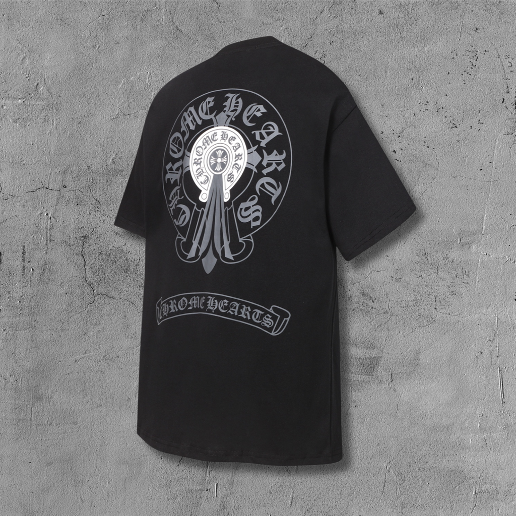 Framed Horseshoe Cross Black T-Shirt™