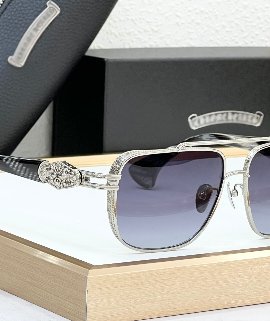 CH8304 Glasses