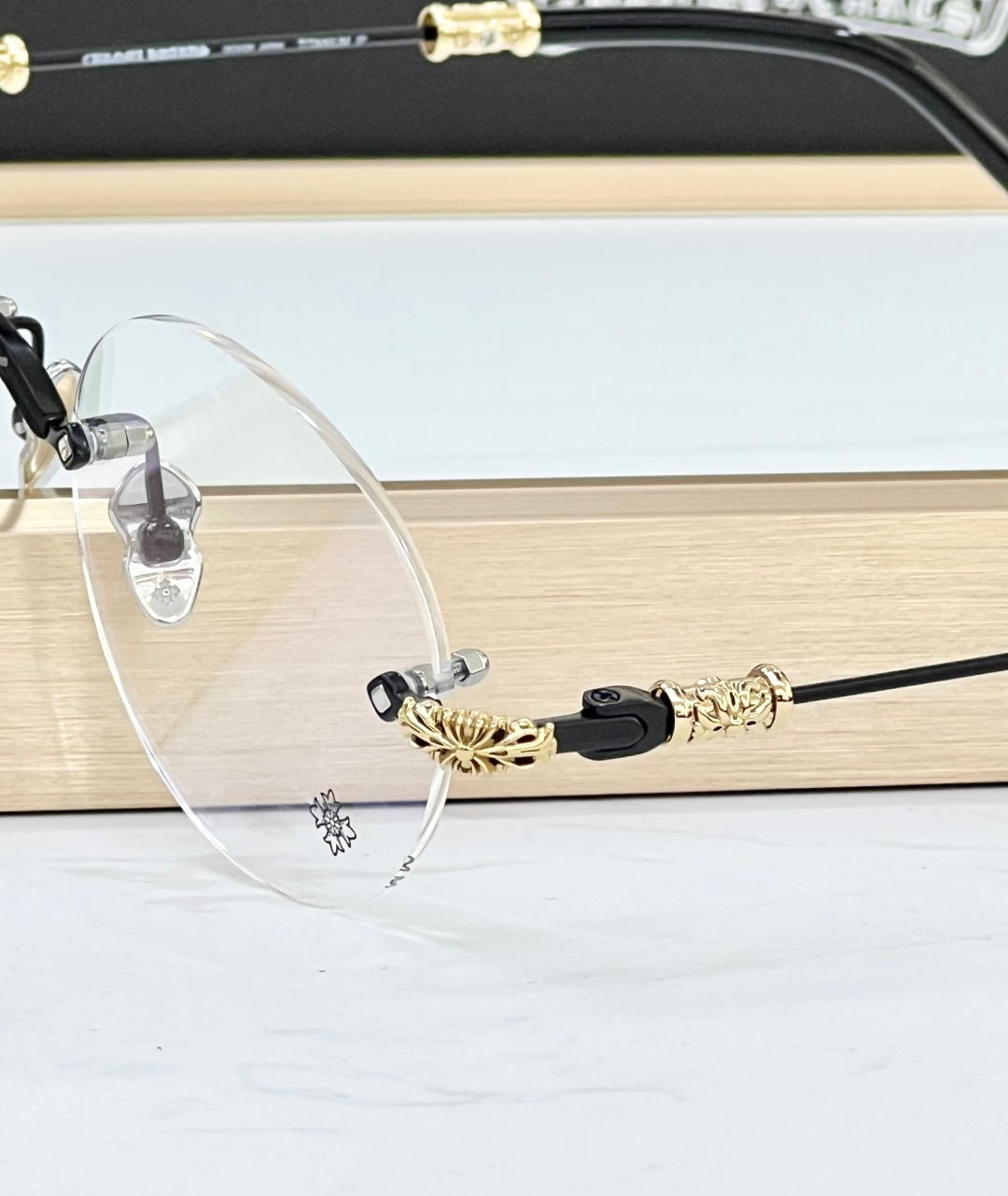 CH5814 Glasses
