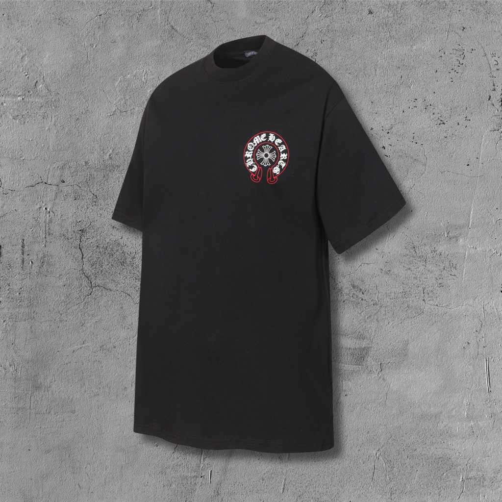 Red Outline Horseshoe Black T-Shirt™