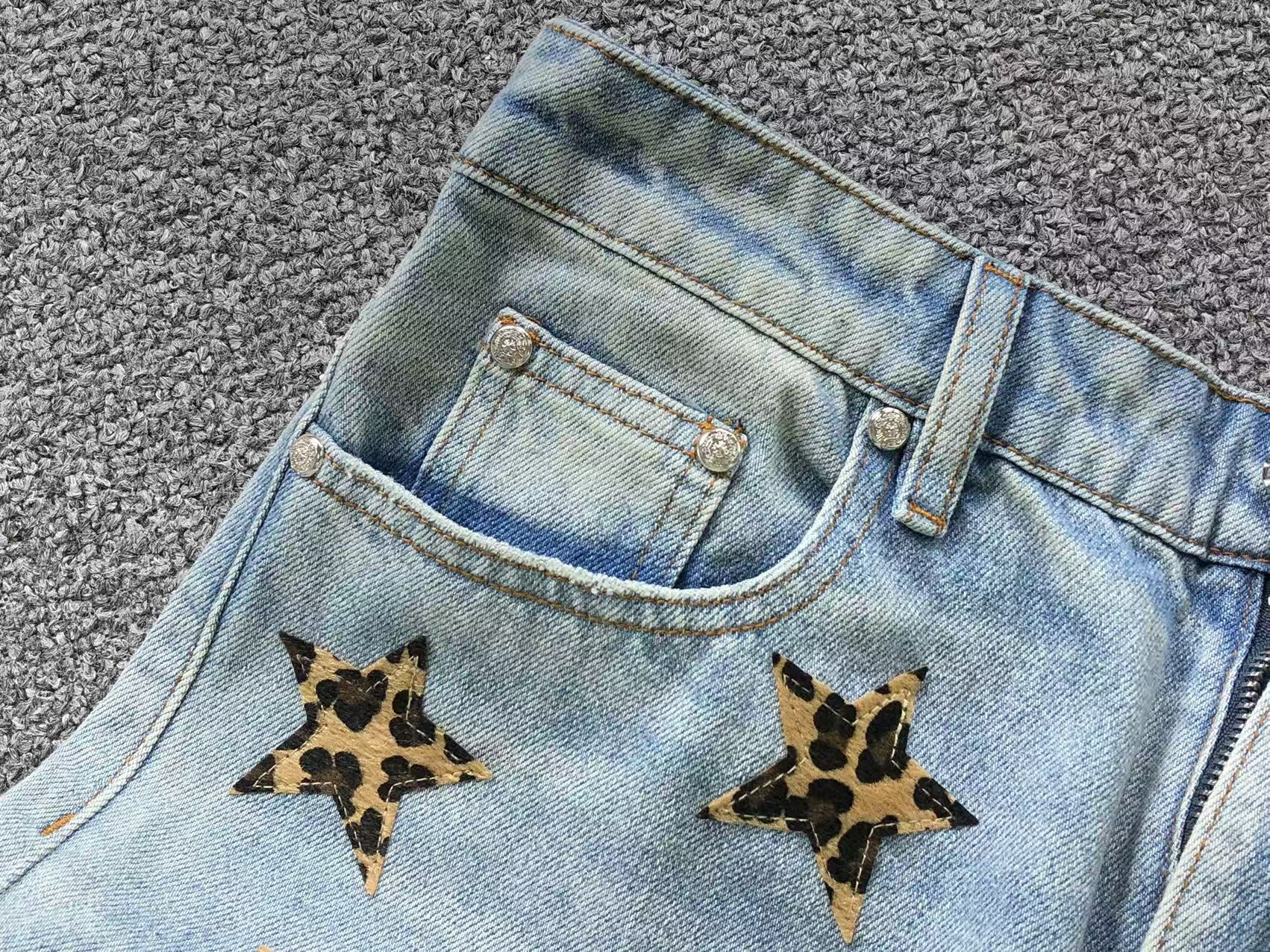 Leopard Star Patch Light Denim Baggy Jeans™