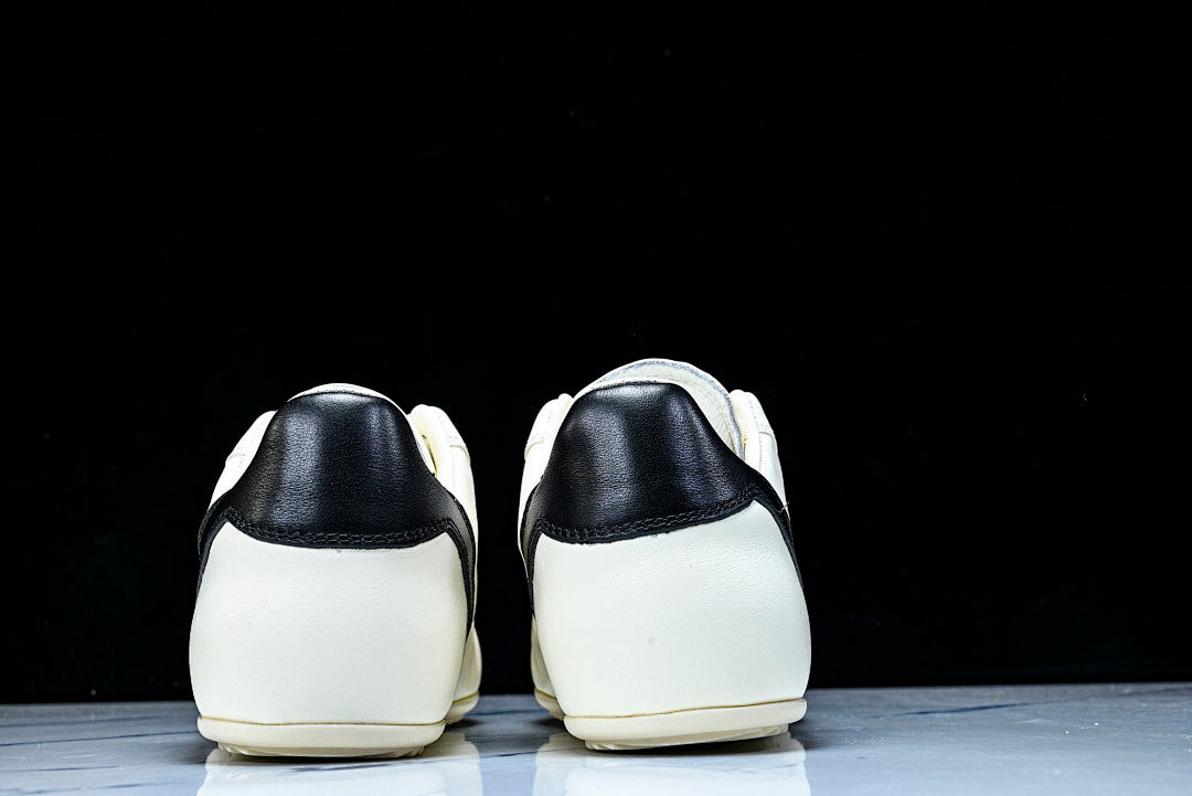 Concordians Minimal Sneaker "Milk Black"