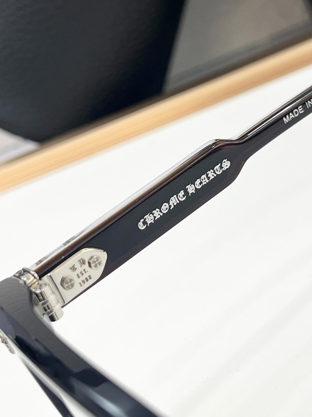 Ambidixtrous Glasses