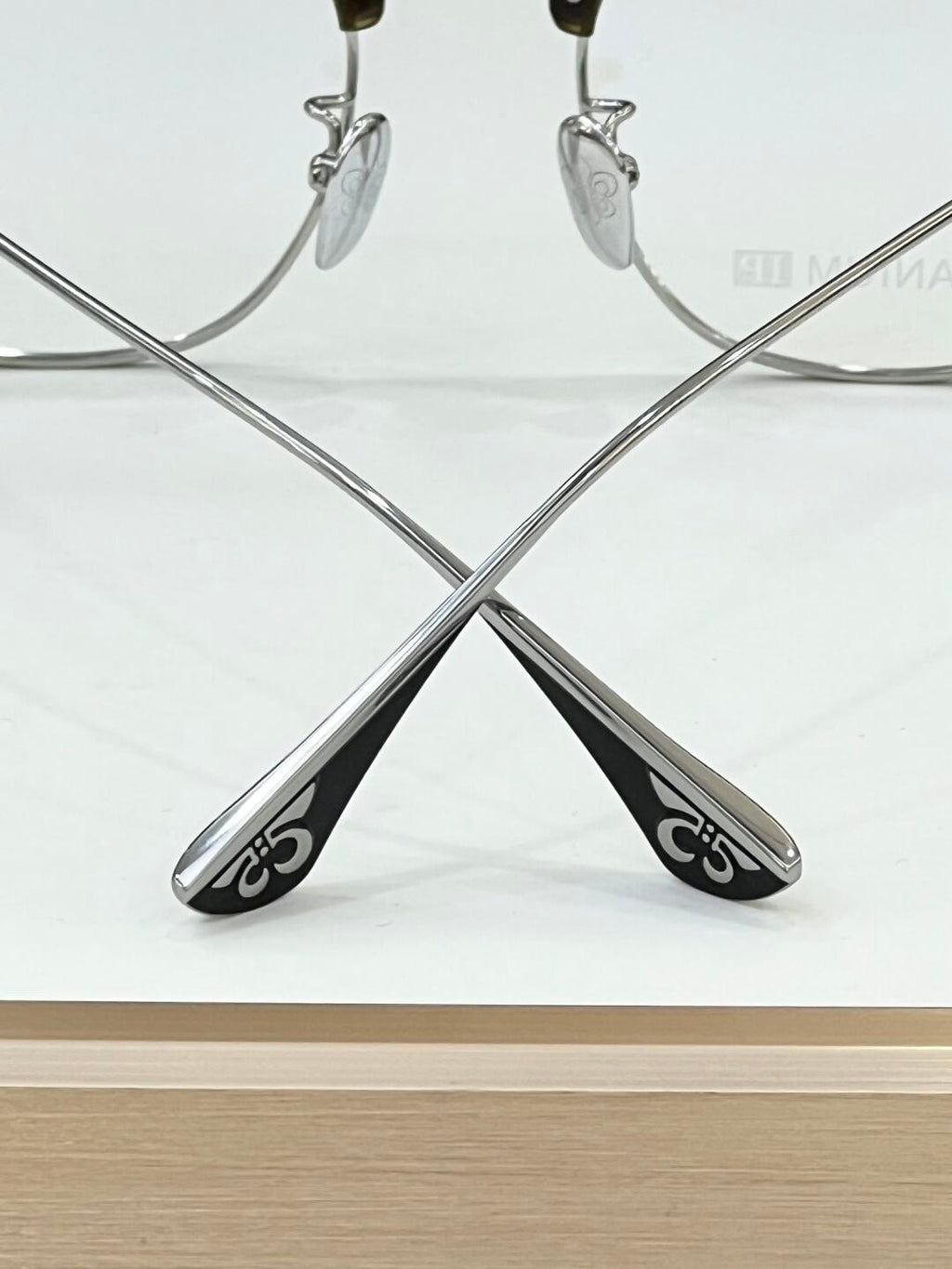 CH8305 Glasses