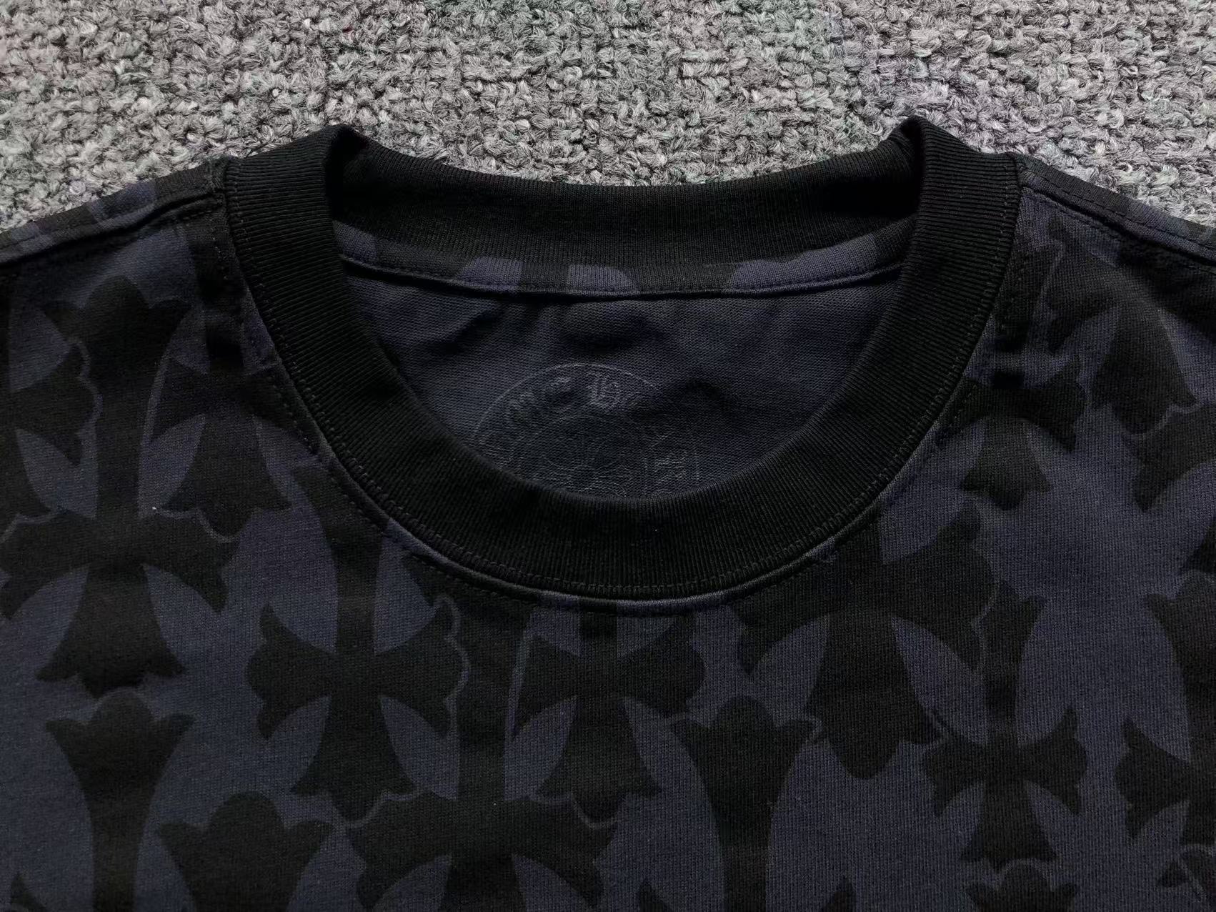 Cross Pattern Black Pocket T-Shirt™