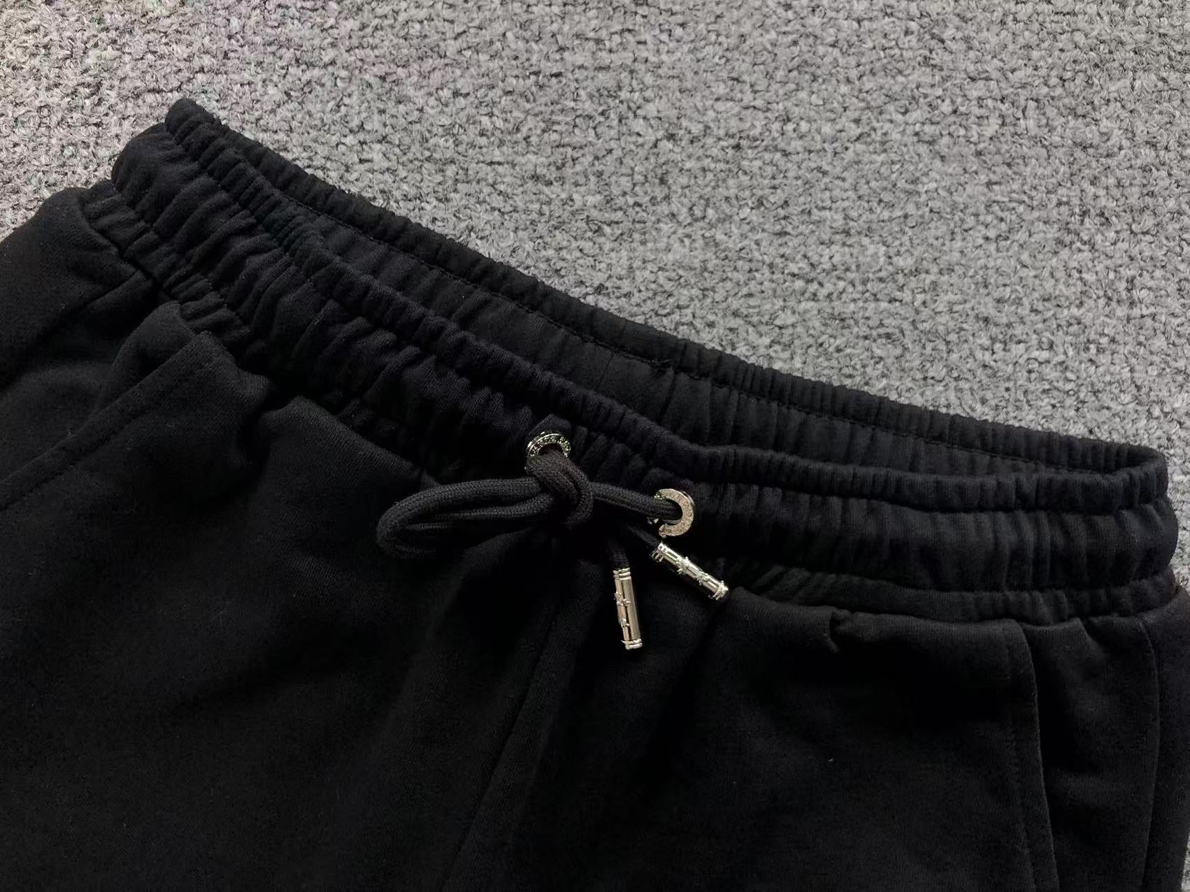 Horse Shoe Logo Paint Drip Black Sweatshorts™