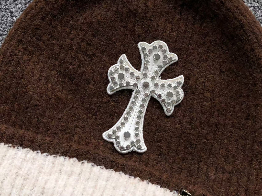 Metal Pin Cuffed Wool Beanie™