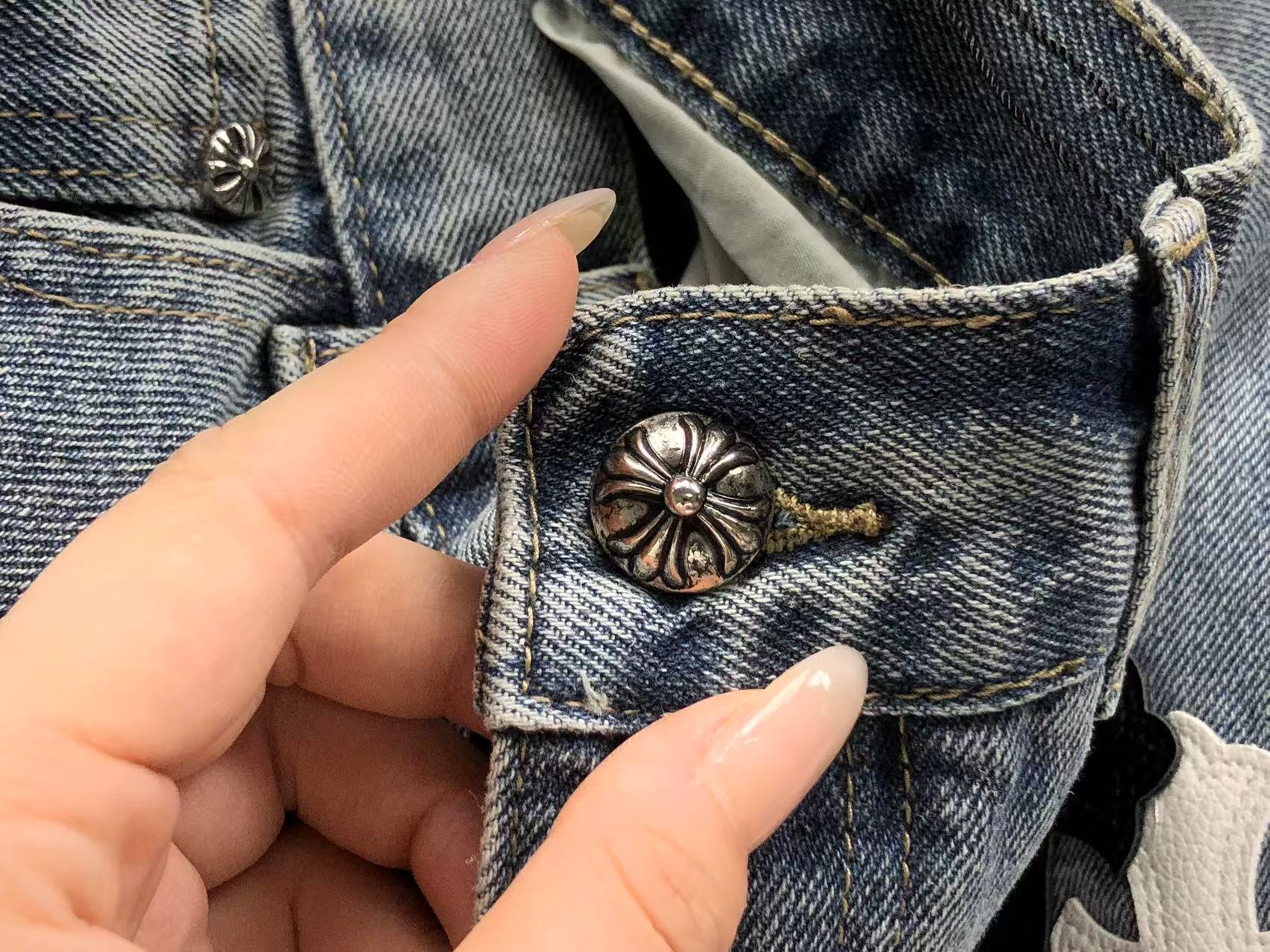 Black & White Cross Patch Light Denim Baggy Jeans™
