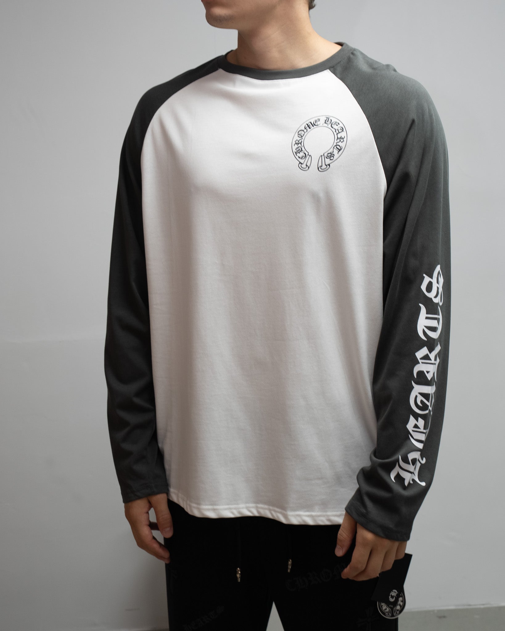 Typography Logo Grey & White Long Sleeve™