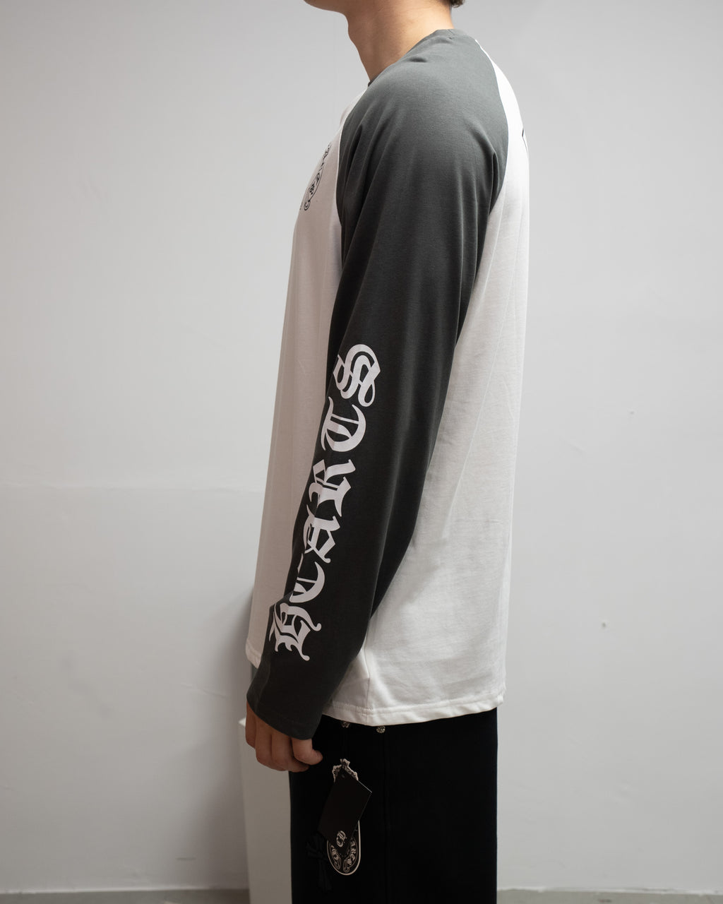 Typography Logo Grey & White Long Sleeve™