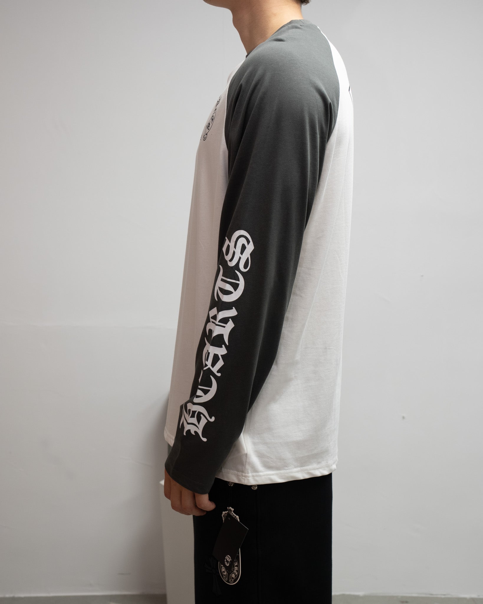 Typography Logo Grey & White Long Sleeve™