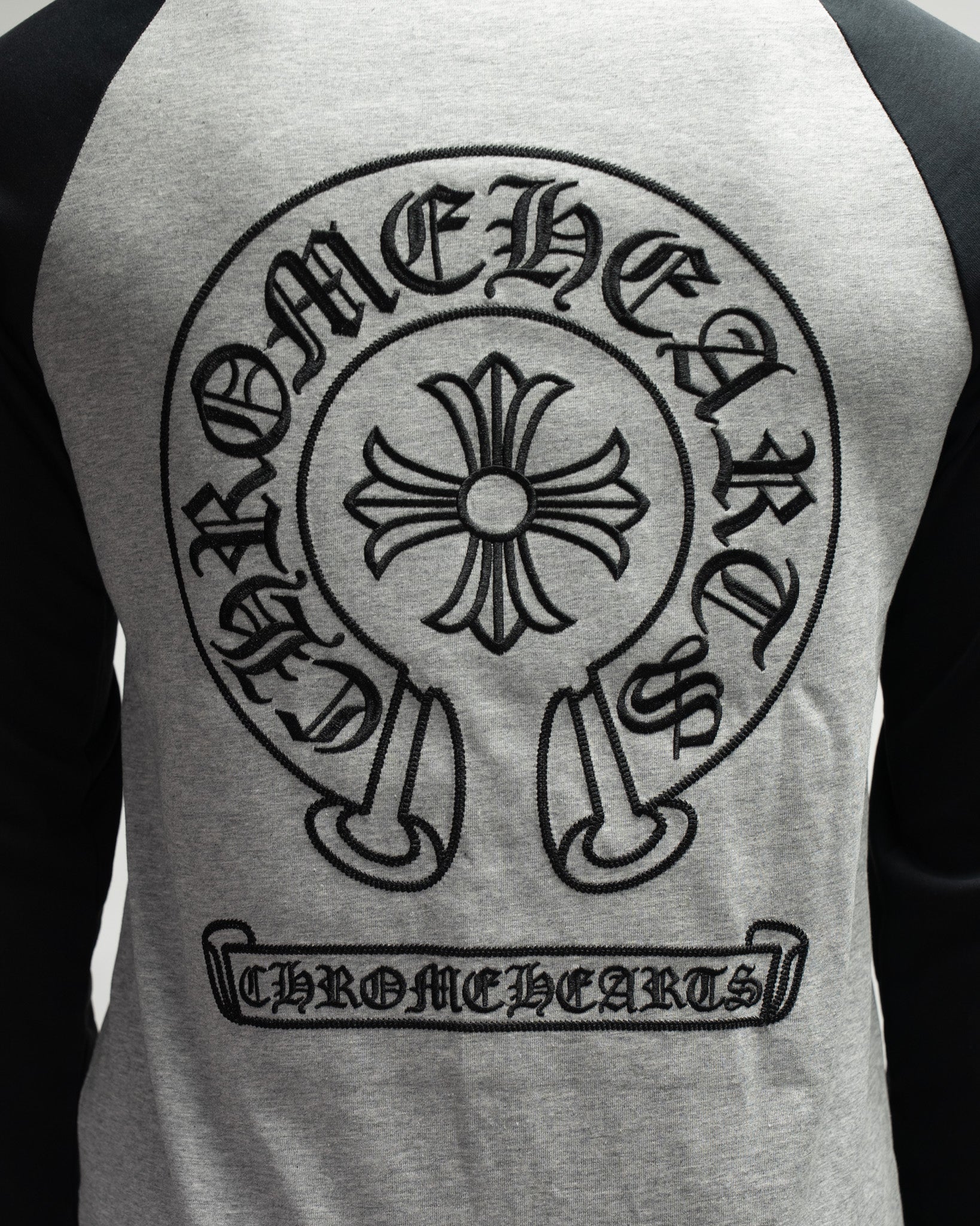 Horse Shoe Logo Grey & Black Long Sleeve™