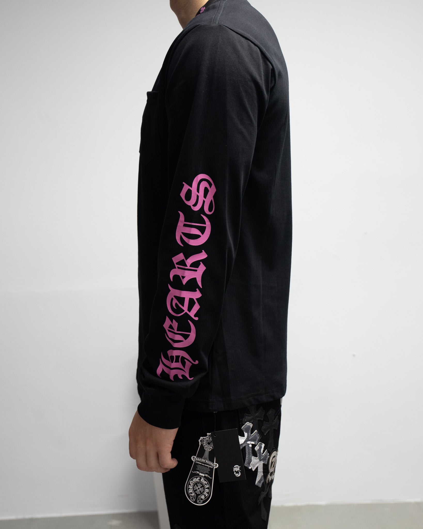 Pink Typography Collar Black Long Sleeve™