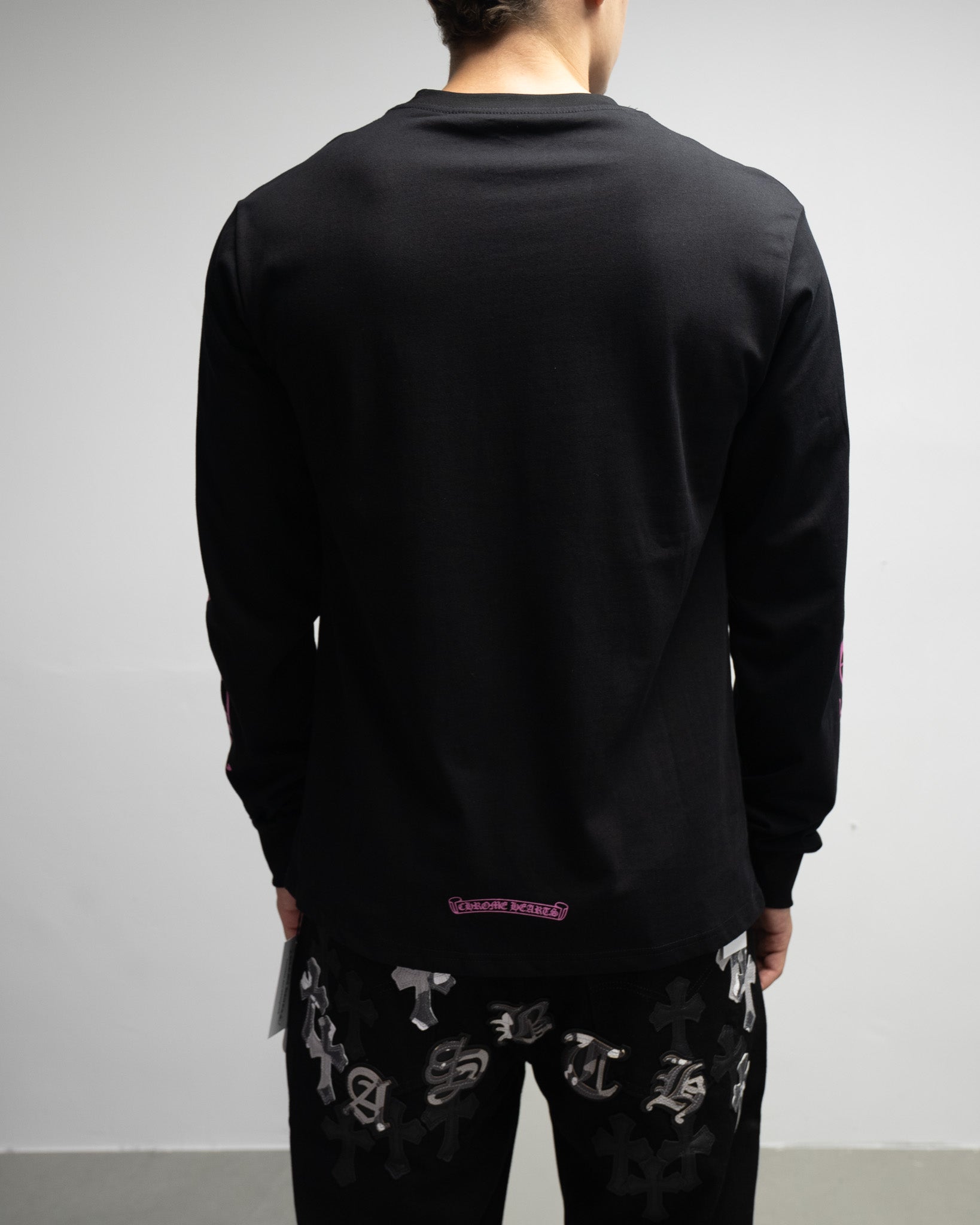 Pink Typography Collar Black Long Sleeve™