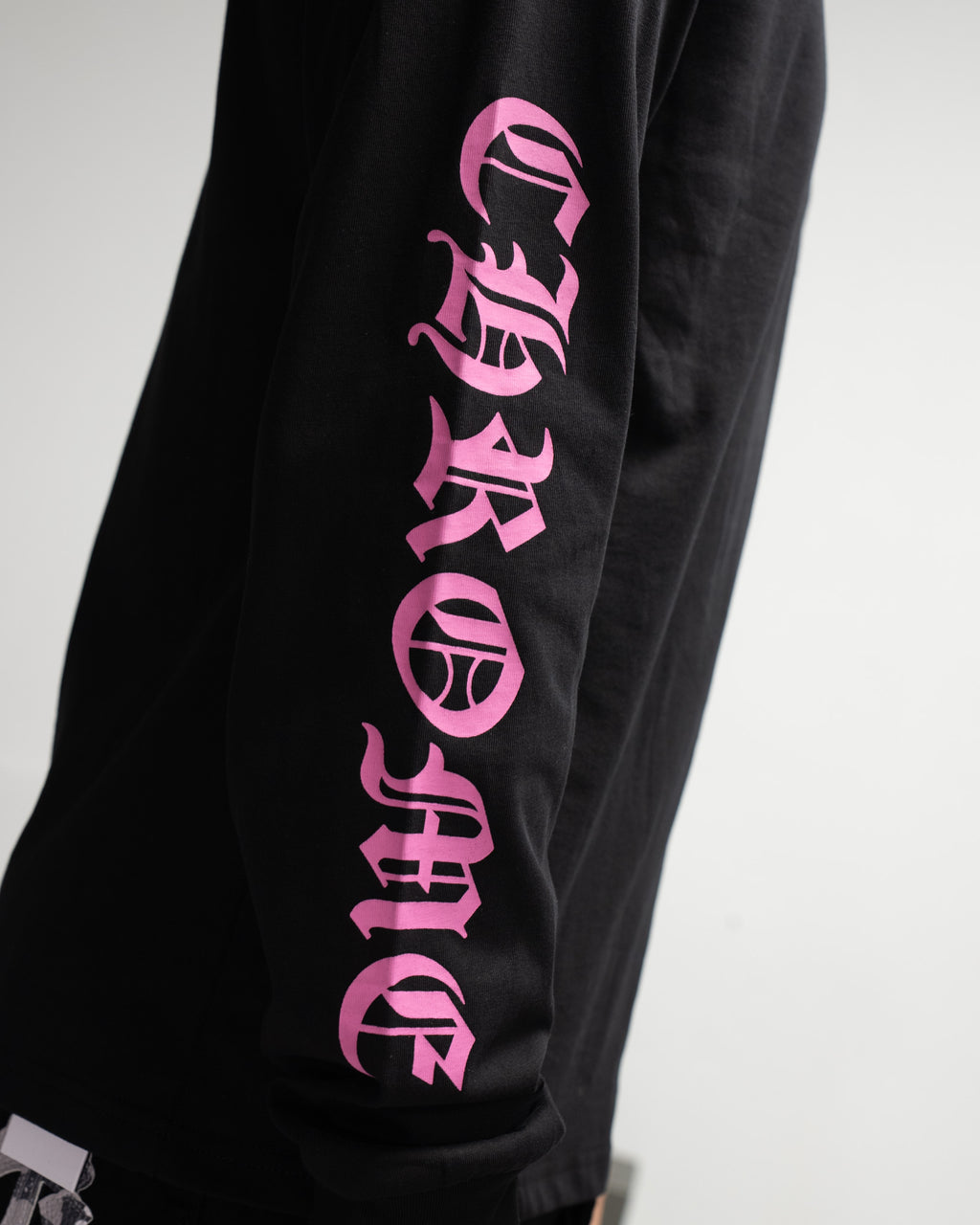 Pink Typography Collar Black Long Sleeve™