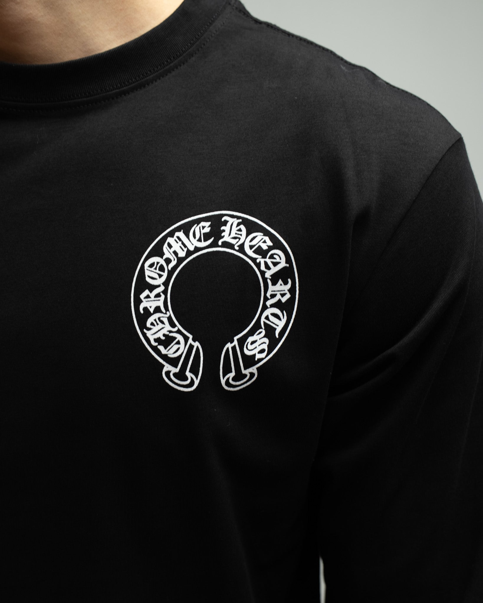 Horse Shoe Logo USA White/Black Long Sleeve™