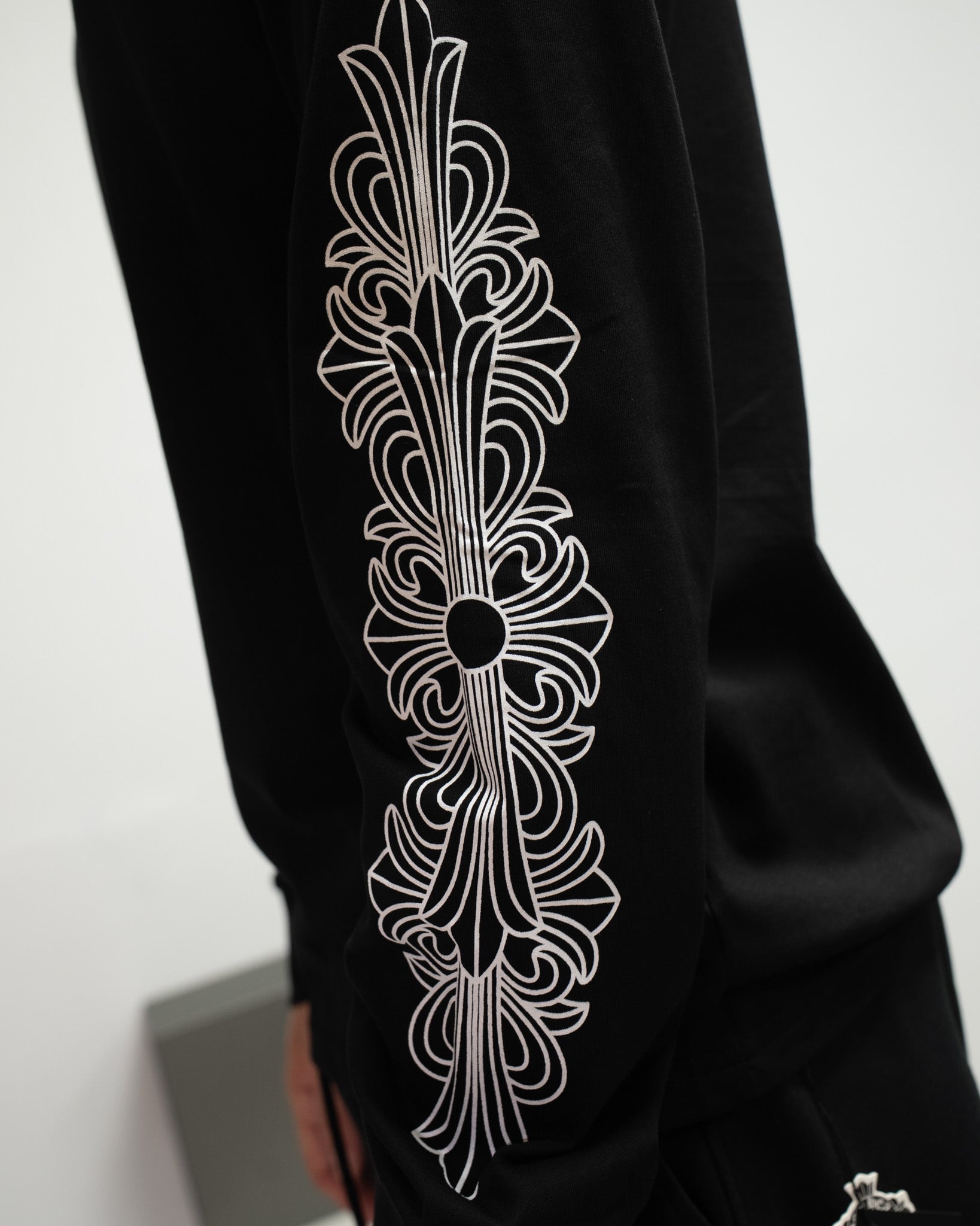 Horse Shoe Logo USA White/Black Long Sleeve™