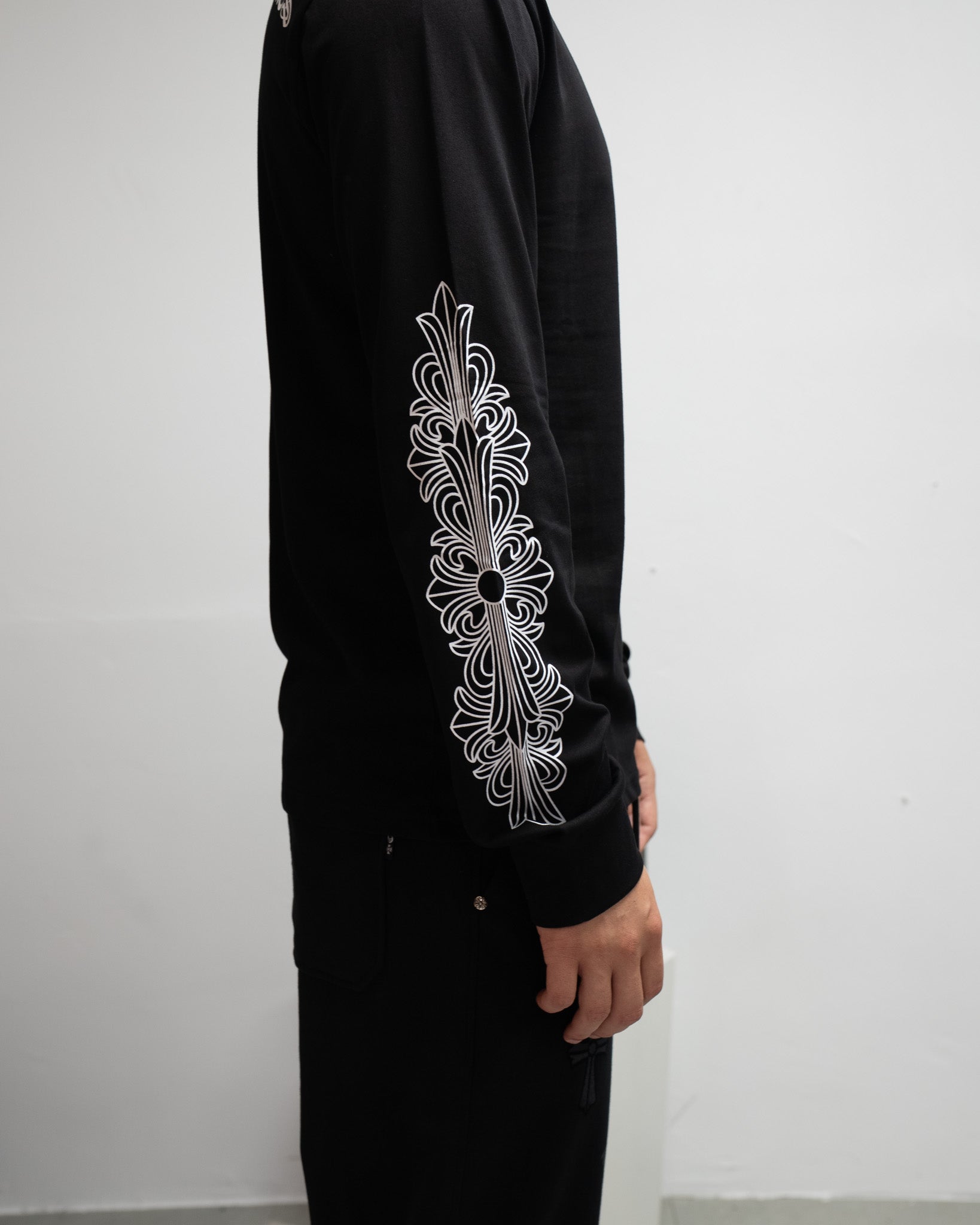 Horse Shoe Logo USA White/Black Long Sleeve™