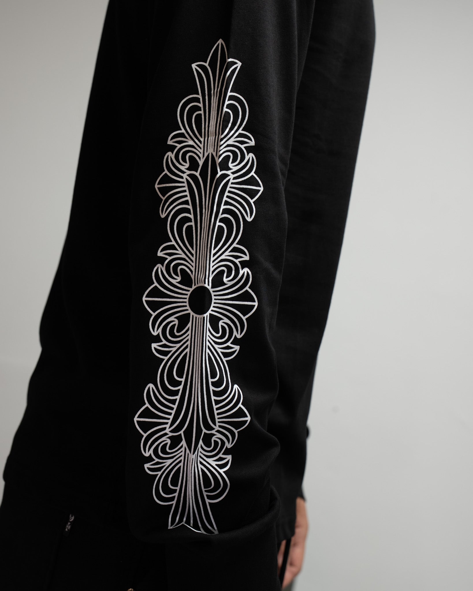 Horse Shoe Logo USA White/Black Long Sleeve™